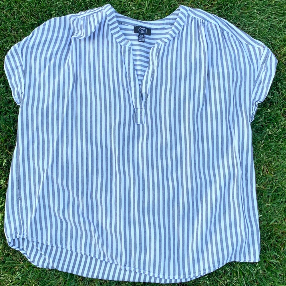 Jones New York black white stripe rayon top XL